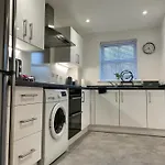 1 Merchants Gate - 2 Bedroom, With Private Parking *