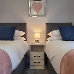 1 Merchants Gate - 2 Bedroom, With Private Parking Apartment *