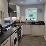 1 Merchants Gate - 2 Bedroom, With Private Parking Apartment *