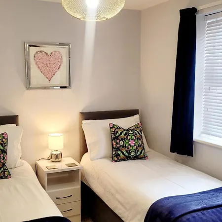 1 Merchants Gate - 2 Bedroom, With Private Parking Apartment *
