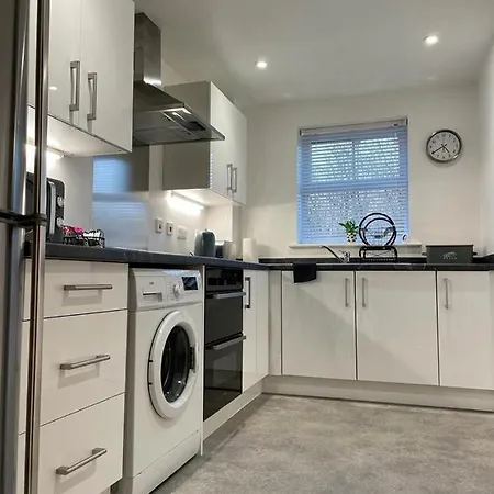 1 Merchants Gate - 2 Bedroom, With Private Parking *