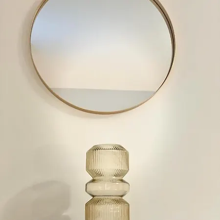 1 Merchants Gate - 2 Bedroom, With Private Parking *