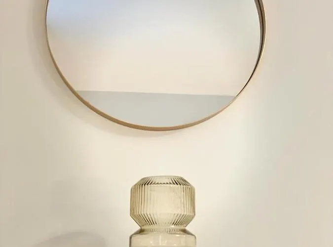 1 Merchants Gate - 2 Bedroom, With Private Parking *